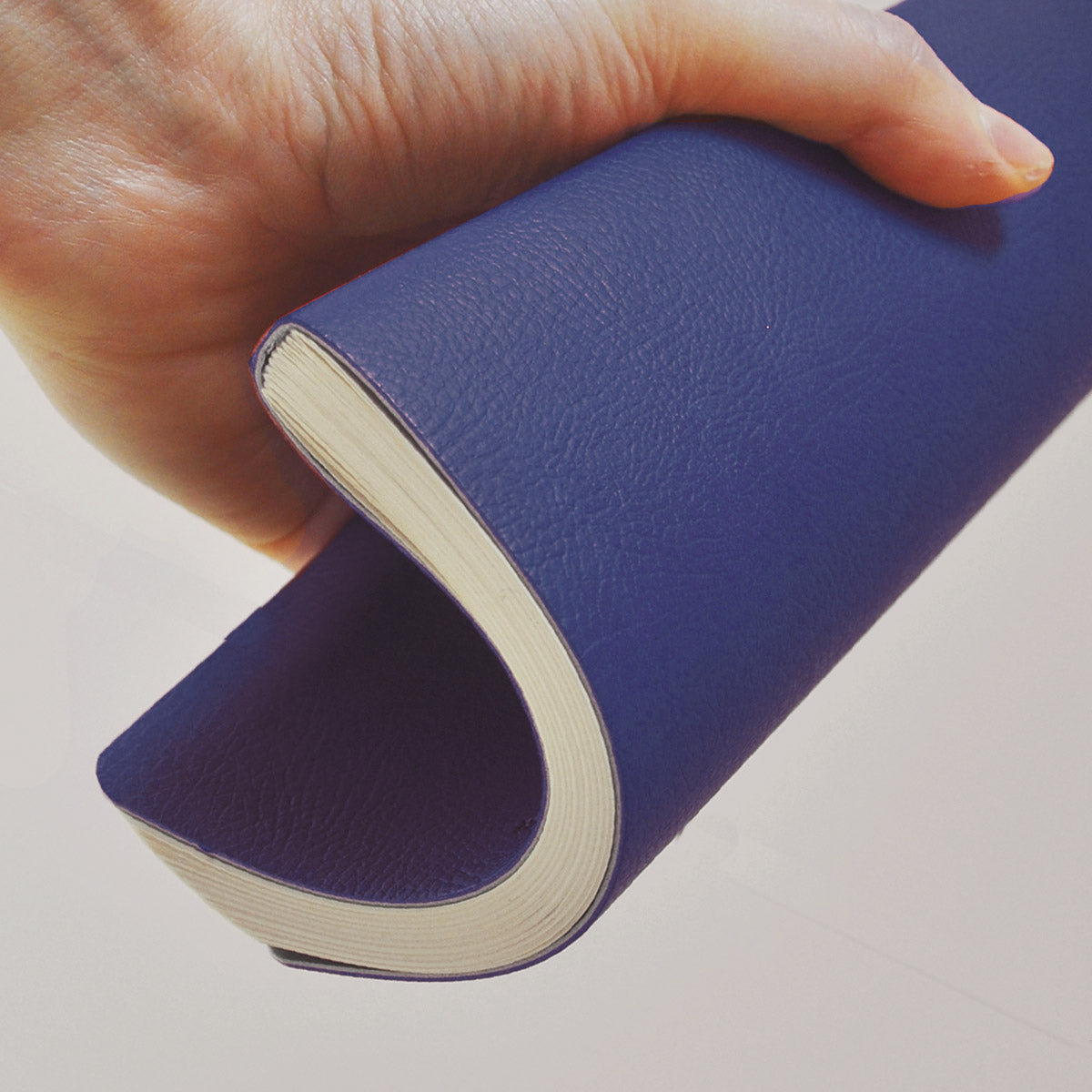 Carnet Souple à Pointillés Mate 12x17 Bleu Marine Ciak