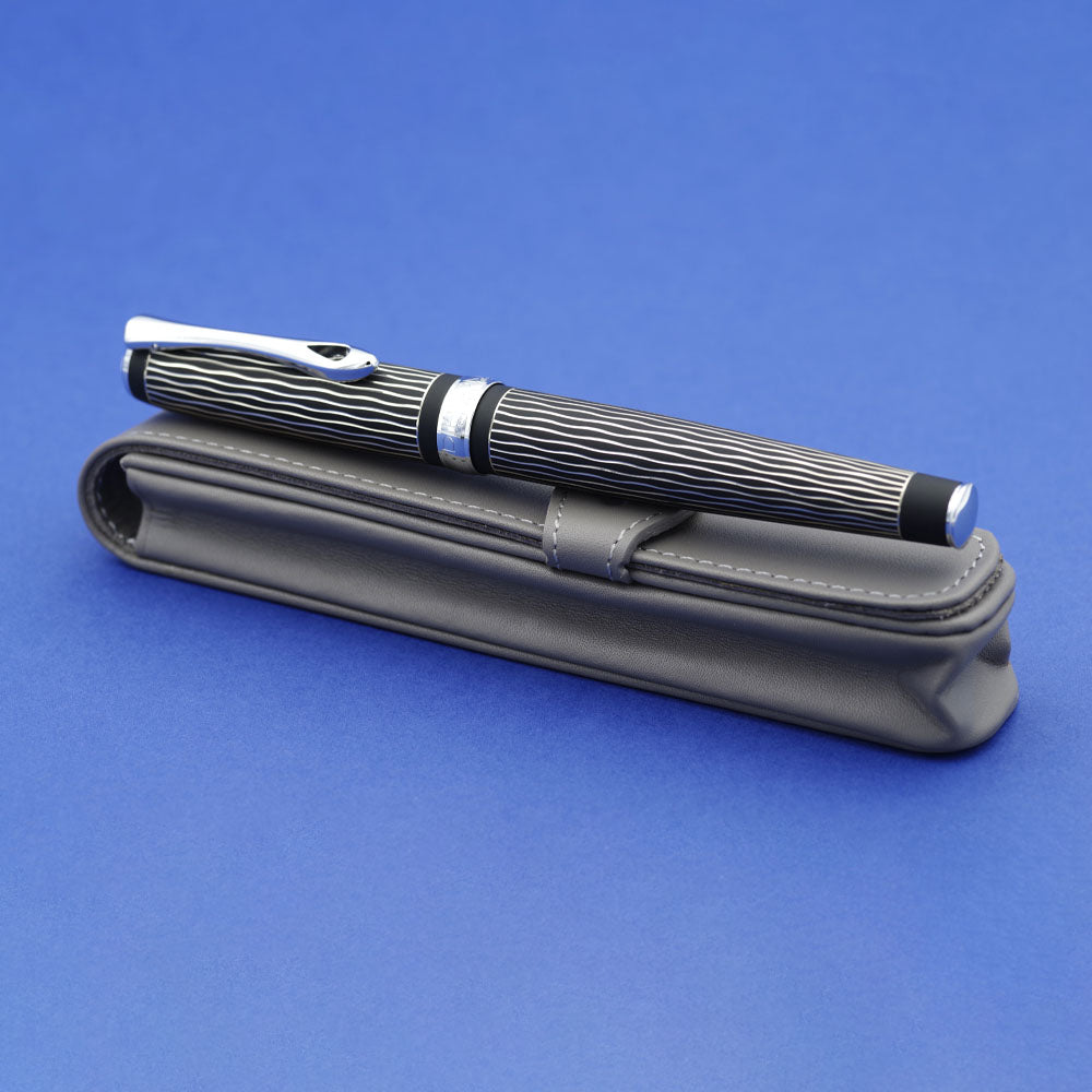Etui pour 1 Stylo en Cuir "Logo Fleur" Gris Diplomat
