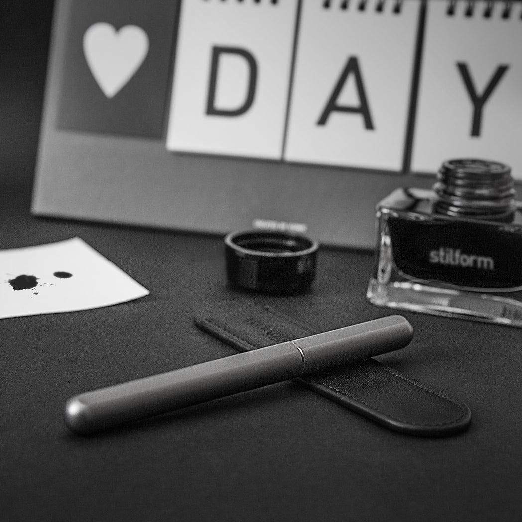 Stylo-Plume INK Aluminium Warp Black Plume Acier Argent Stilform