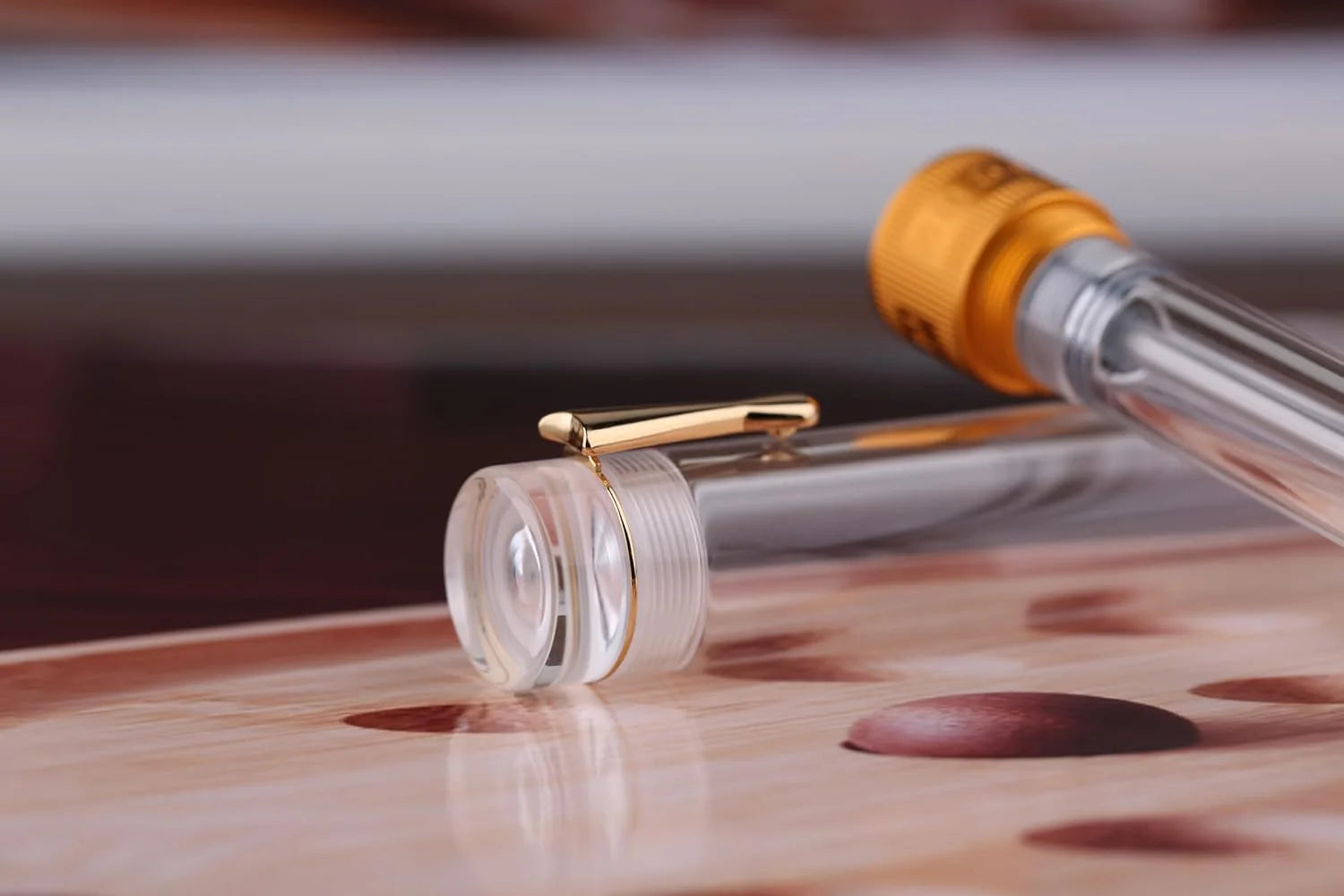 Stylo-Plume V1 Vaccum Moonman Gold EF MAJOHN