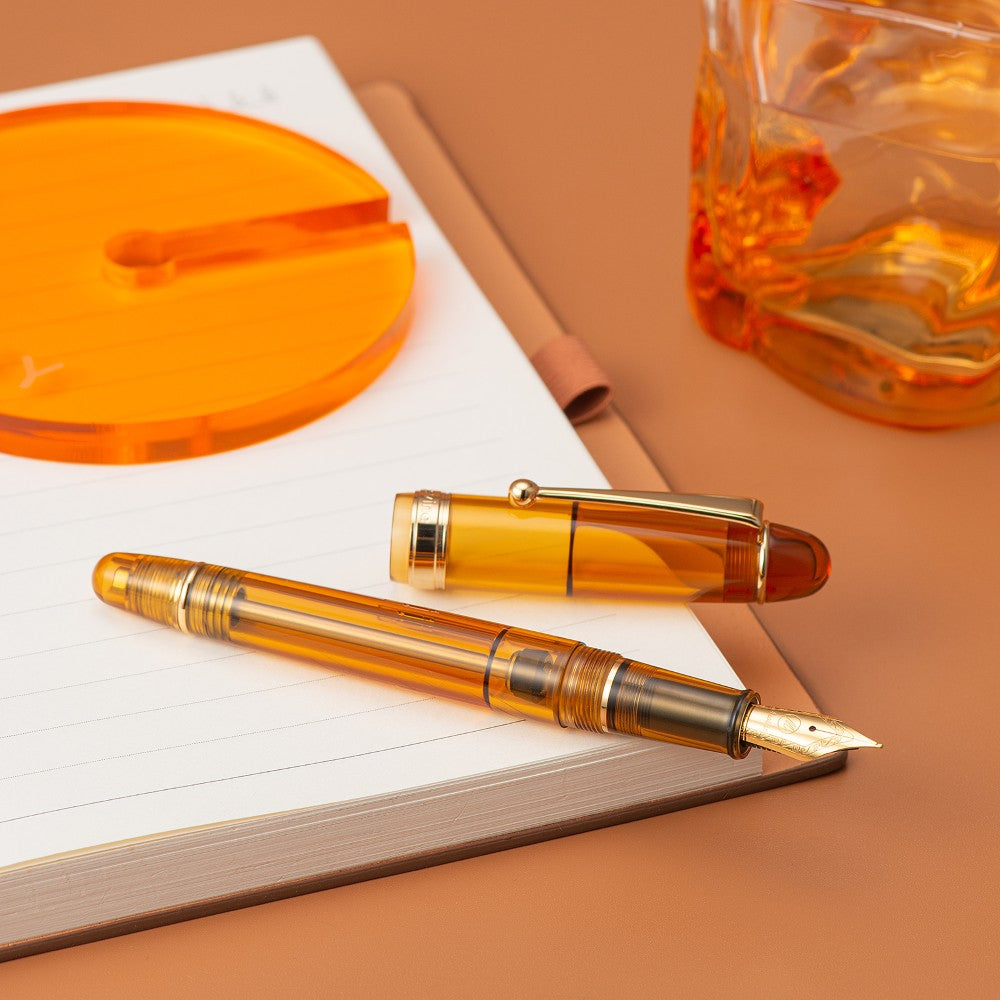 Stylo Plume V126 Ambre Translucide M Asvine