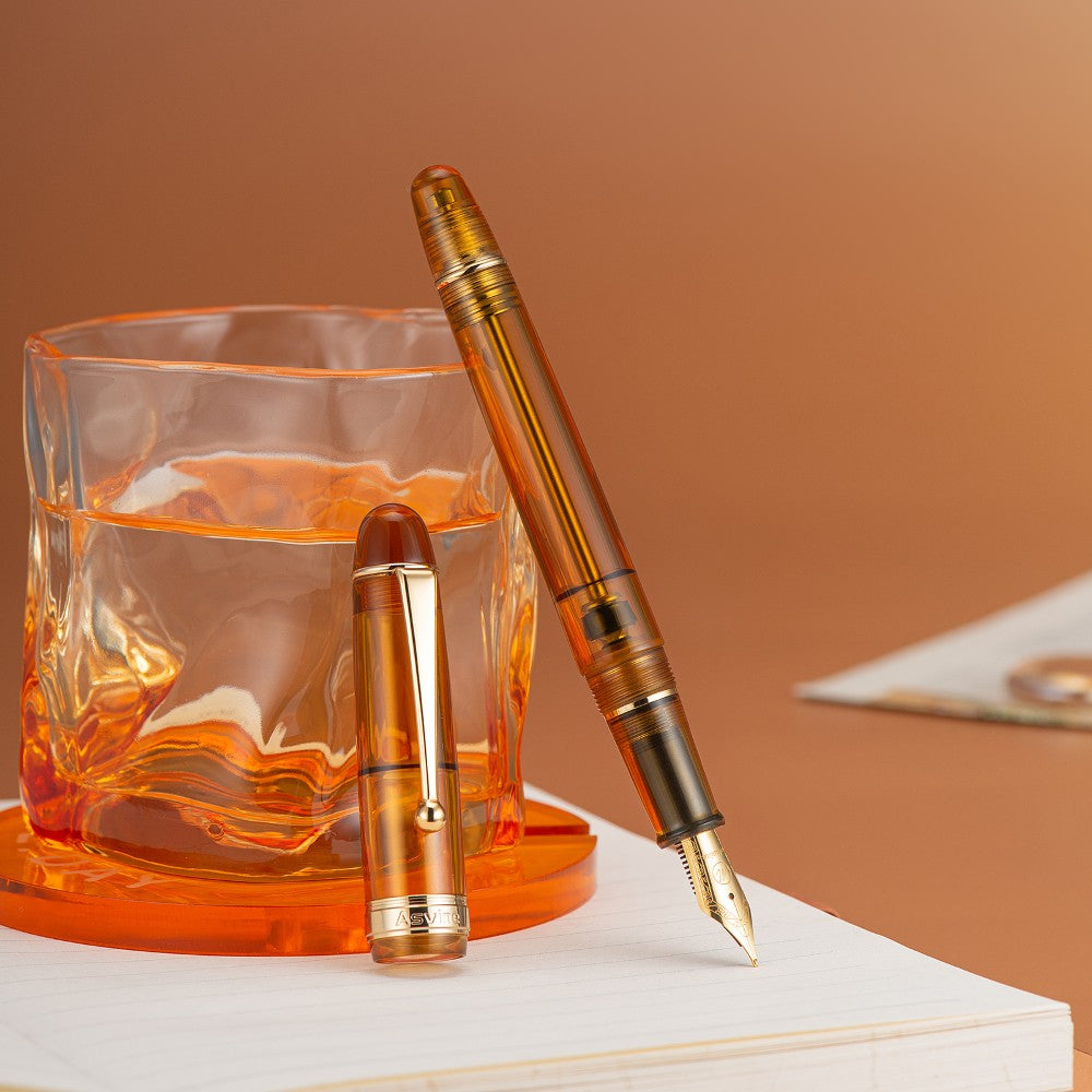 Stylo Plume V126 Ambre Translucide M Asvine