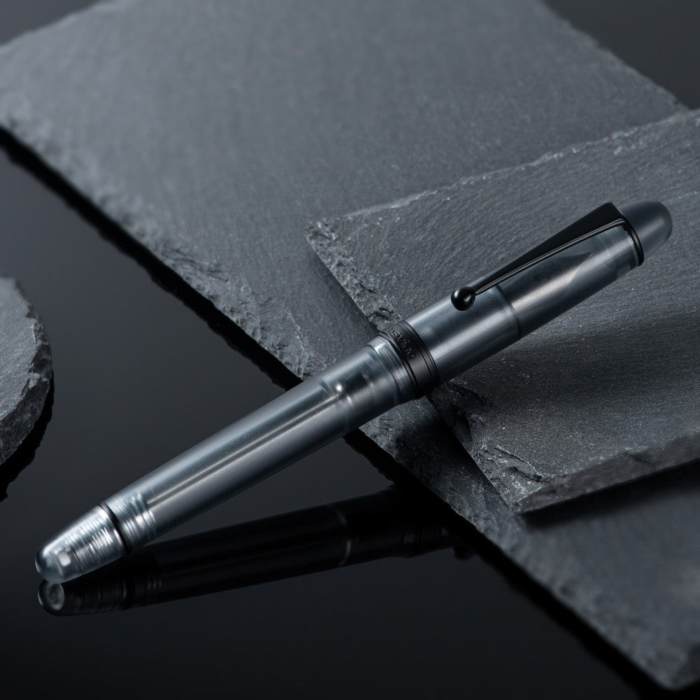 Stylo Plume V126 Noir Mat Translucide M Asvine
