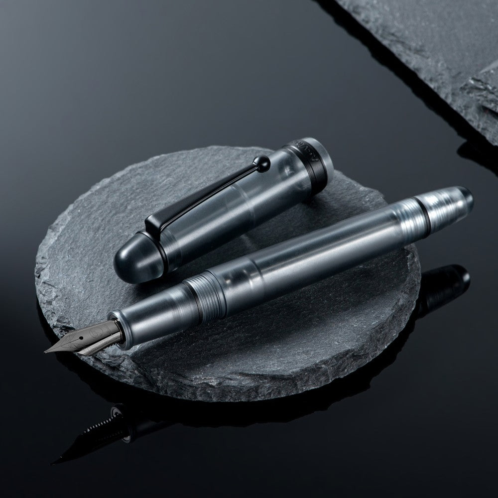 Stylo Plume V126 Noir Mat Translucide M Asvine