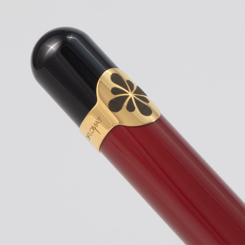 Stylo-Plume XO Laqué Bordeaux/Or Diplomat